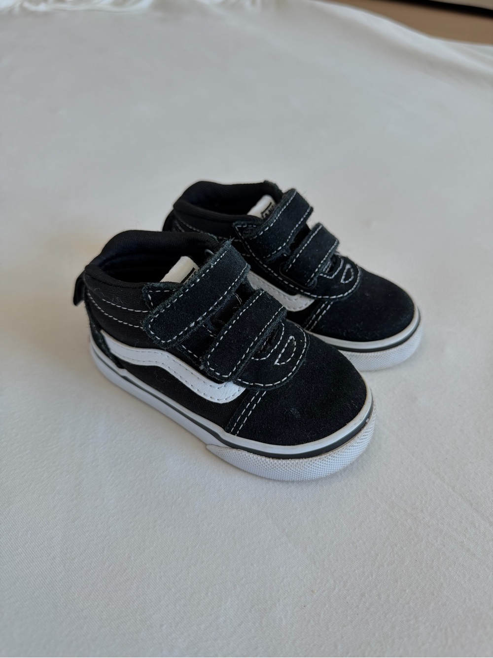 VANS Kids Black and White Velcro Skate Shoes Toddler Size 5